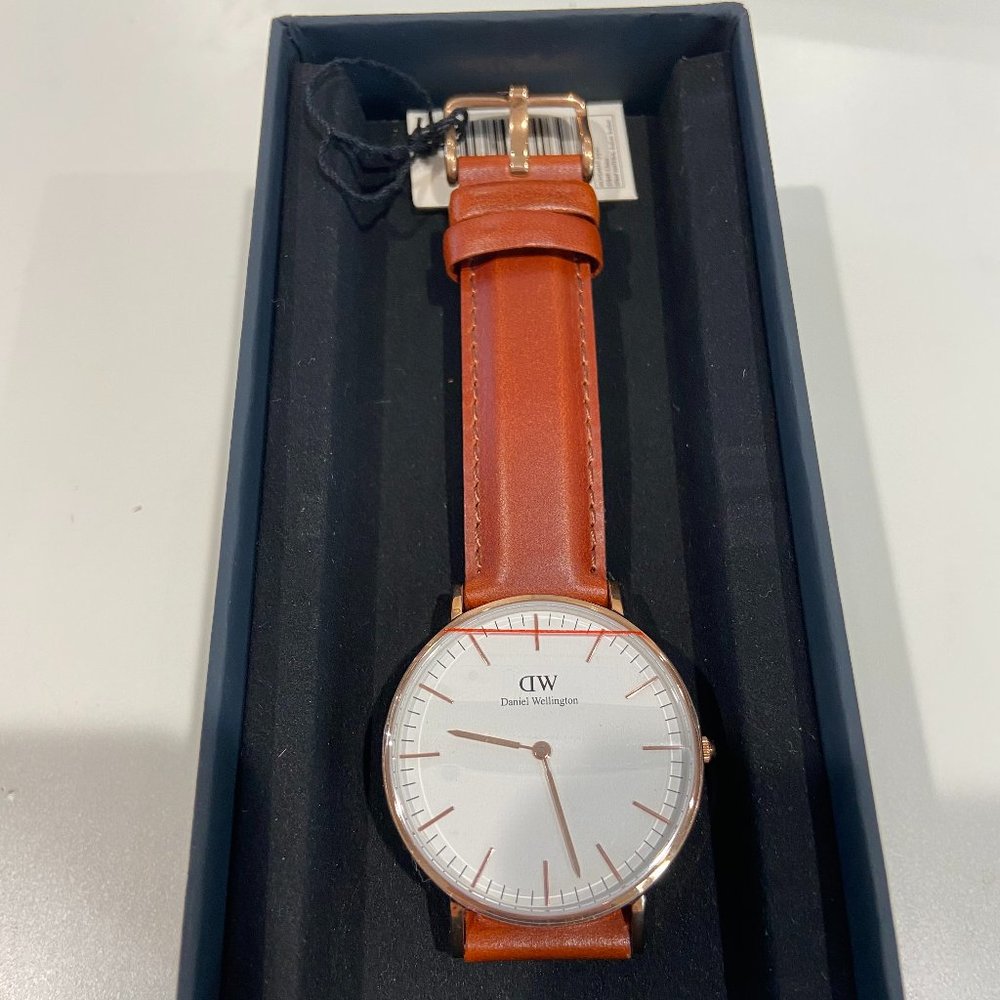 Daniel Wellington Women's Leather Watch